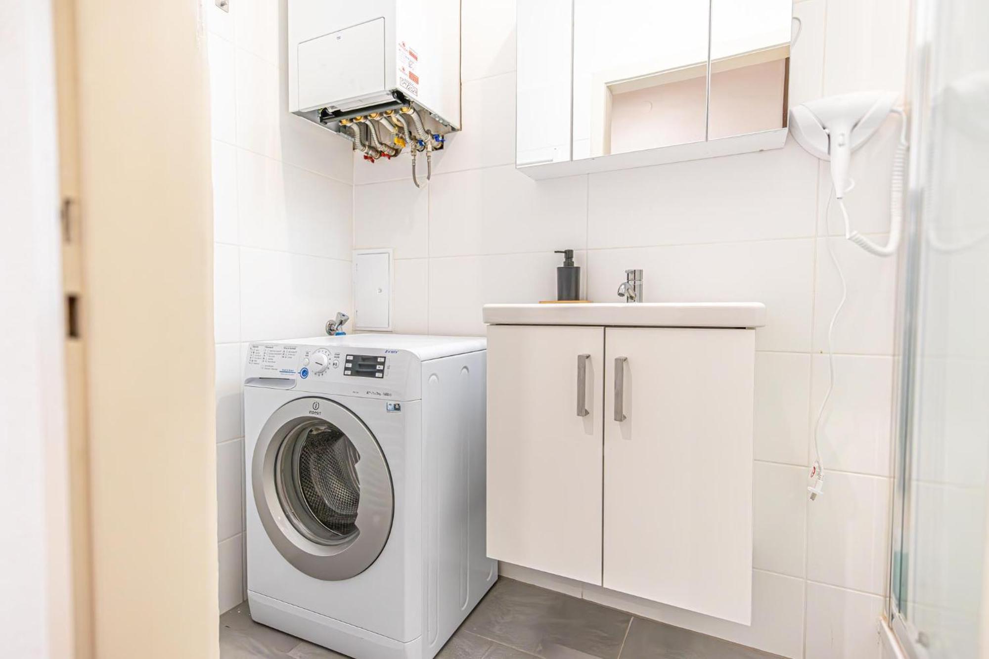 וינה Desirable 2Br - Bookable For Longstays In Lockdown B מראה חיצוני תמונה
